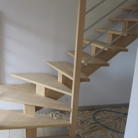 Escalier en bois avec limon central